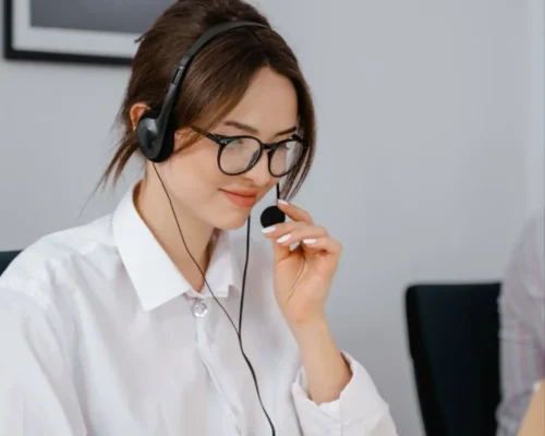 Prompt Front Desk & Help Desk Services Prompt Front Desk & Help Desk Services